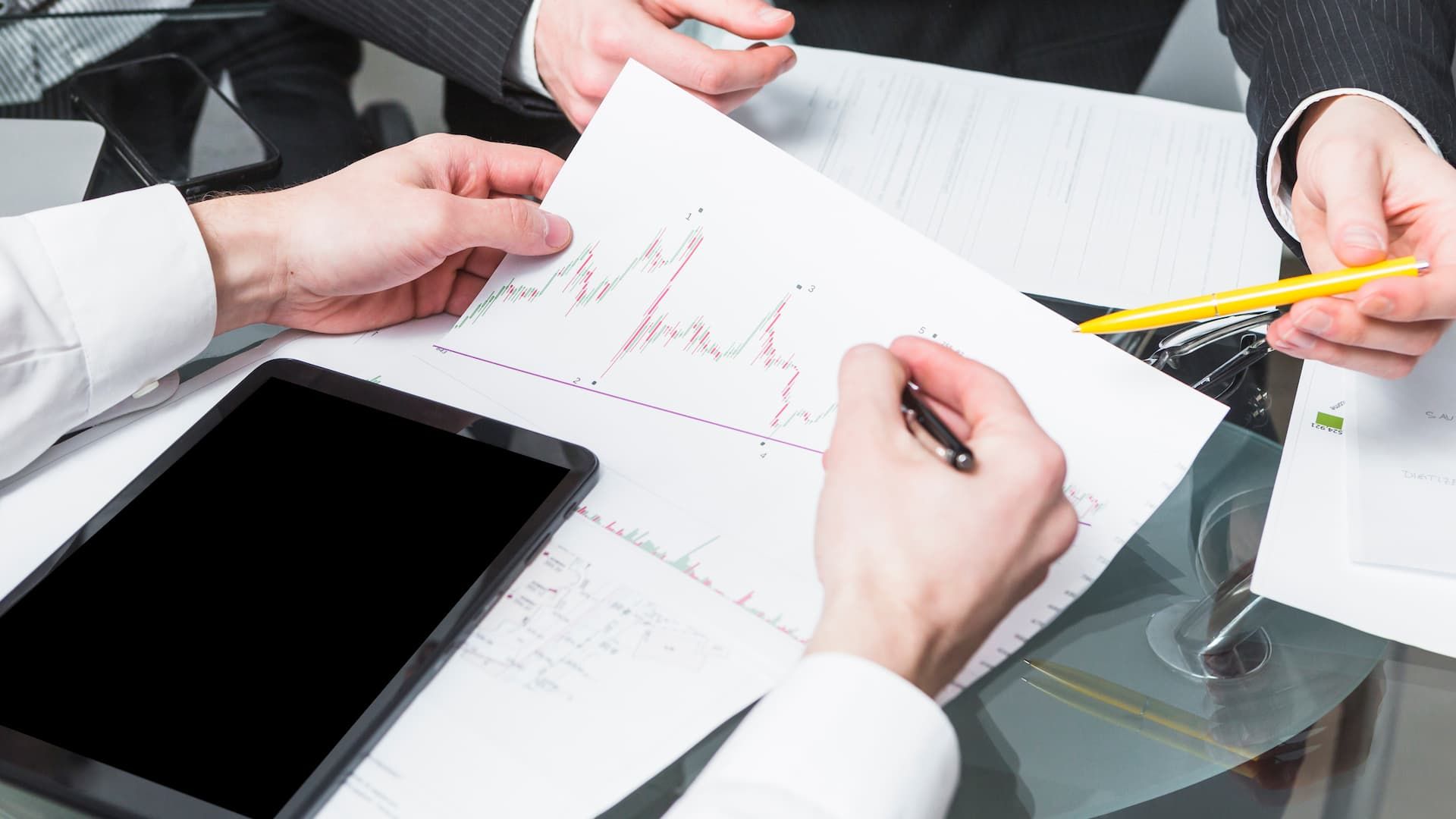 Fundamental vs. Technical Analysis